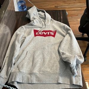 Grey Levi’s hoodie